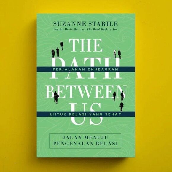 The Path Between Us Enneagram by Suzanne Stabile Brand New - Picture 1 of 1